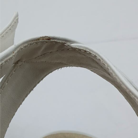 GBG Los Angeles Selah Platform Shoes Womens 8.5M White Faux Leather Sandals - Picture 13 of 14